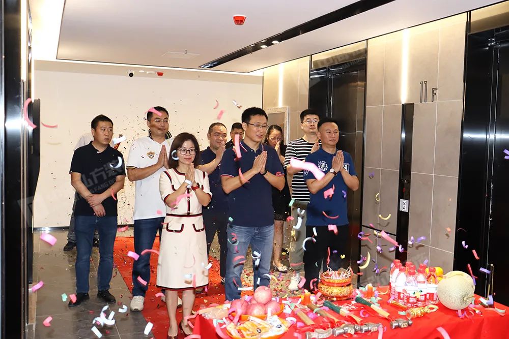 恭祝江蘇一件通有限公司裝修工程開工大吉(圖3)